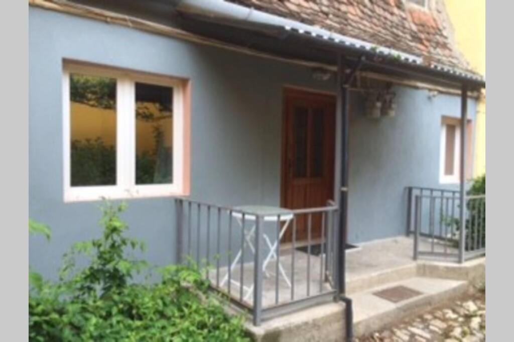 Lamp Street Apartment Сібіу Екстер'єр фото